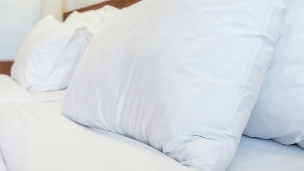 1 King Bed Non-Smoking Photo 3