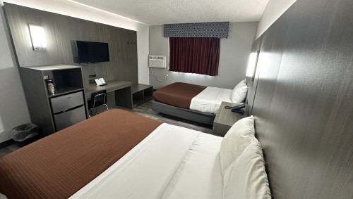 2 Double Beds Non-Smoking Photo 4